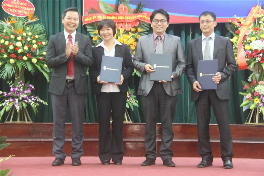 Lễ Ra mắt - công bố Quyết định BCN Khoa Đông phương học nhiệm kỳ 2015-2020
