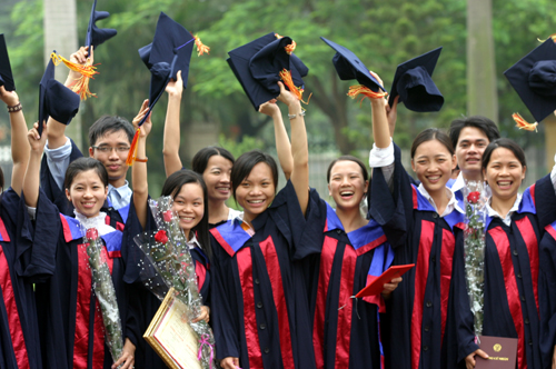 Phối hợp khảo sát thông tin sinh viên tốt nghiệp năm 2013, 2014.