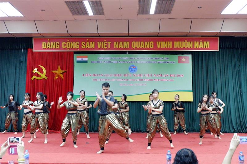 Sinh viên ngành Ấn Độ học tham gia Liên hoan Giai điệu hữu nghị Việt Nam- Ấn Độ