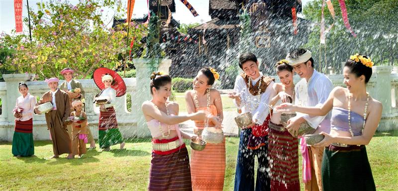 [Báo cáo NCKHSV] Văn hóa ứng xử của người Thái Lan trong ngày năm mới 